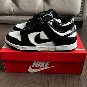 NWT 🤍🖤🐼Men’s Nike Panda Dunk Low Retro size: 11.5